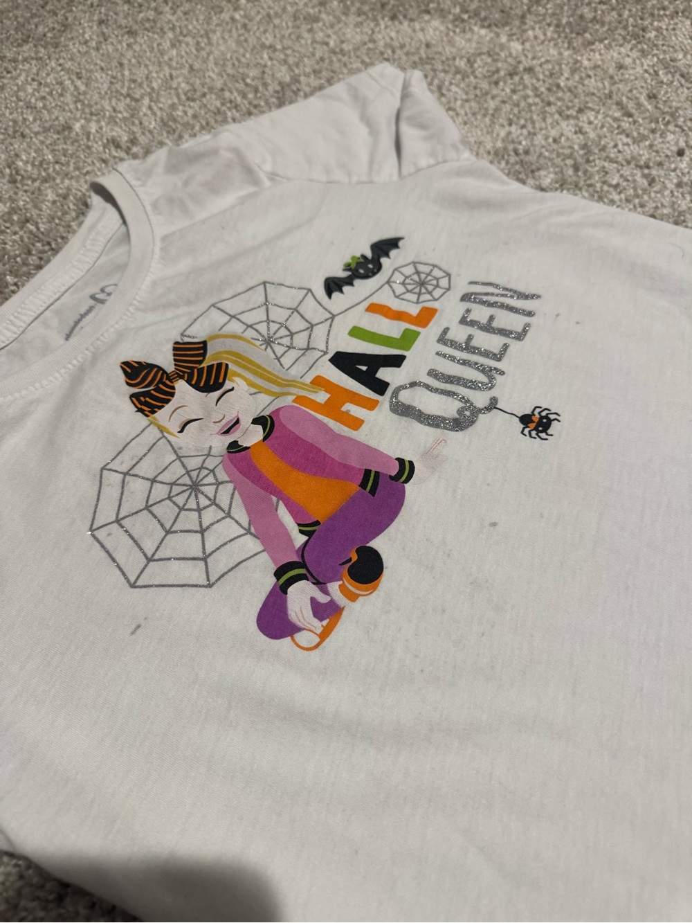 Girls JoJo Siwa “HalloQueen” Halloween shirt - XL